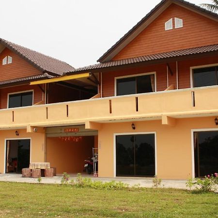 Relaxation Hotel Thalang Exterior foto